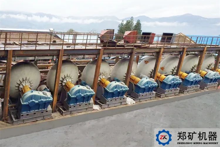 鍋式造粒機(jī)2.jpg